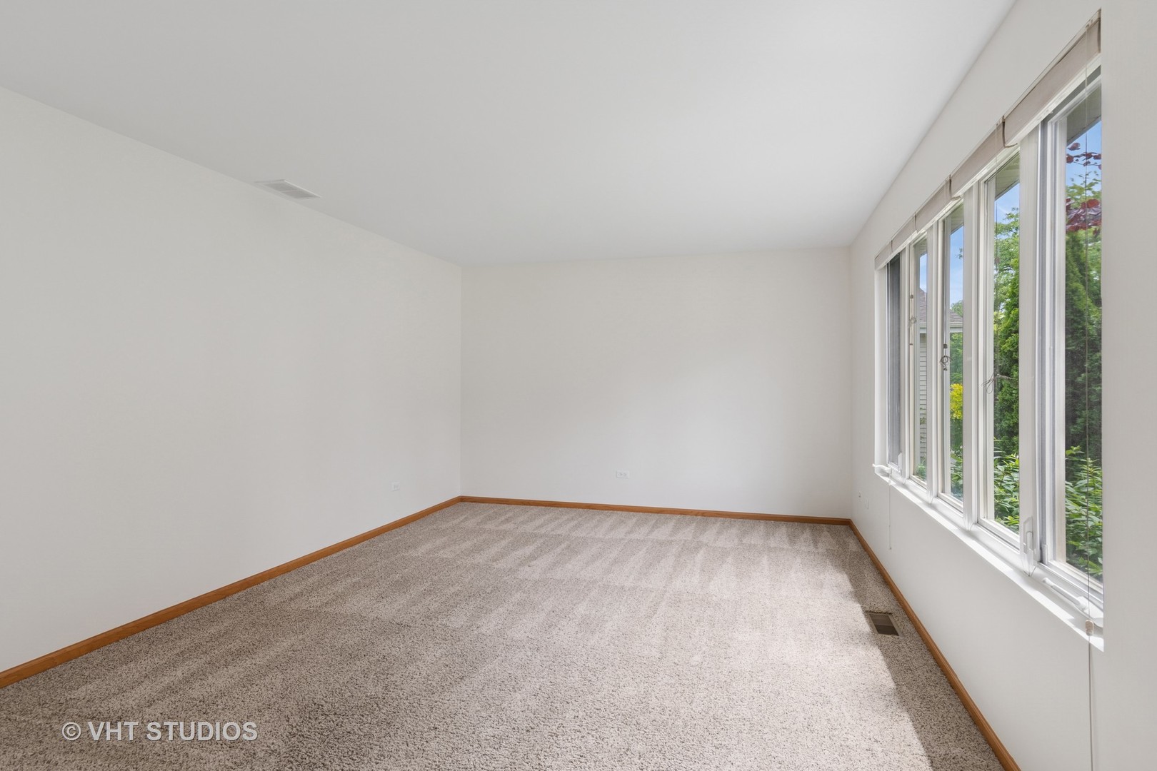 5203 Brighton Ln Property Photo 8