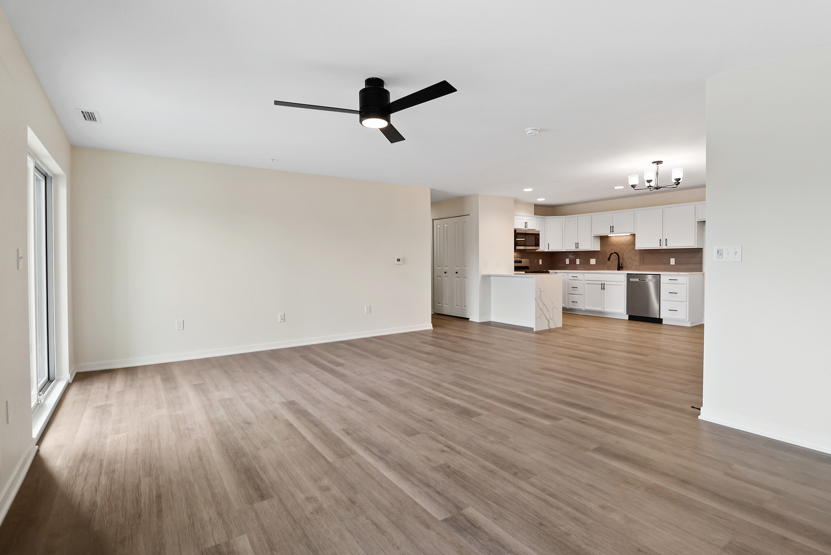 2034 W 75th Place 32 Property Photo 10