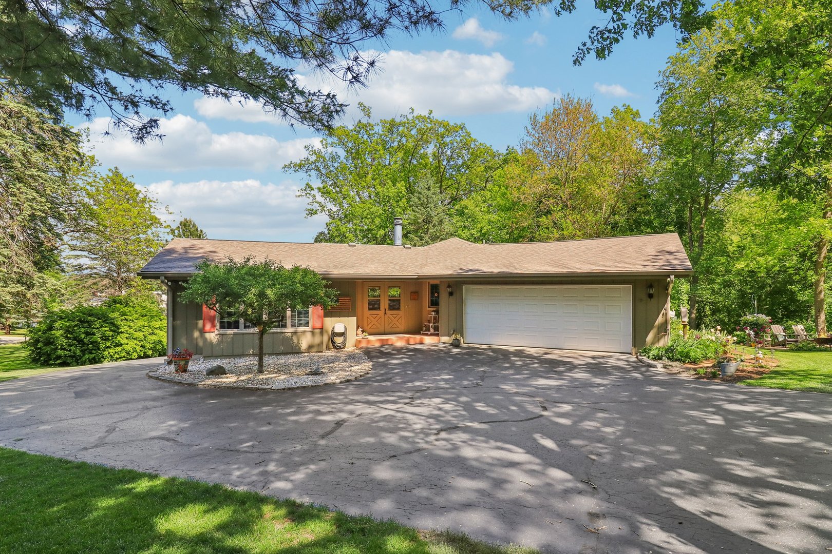 554 Baintree Road Property Photo 1