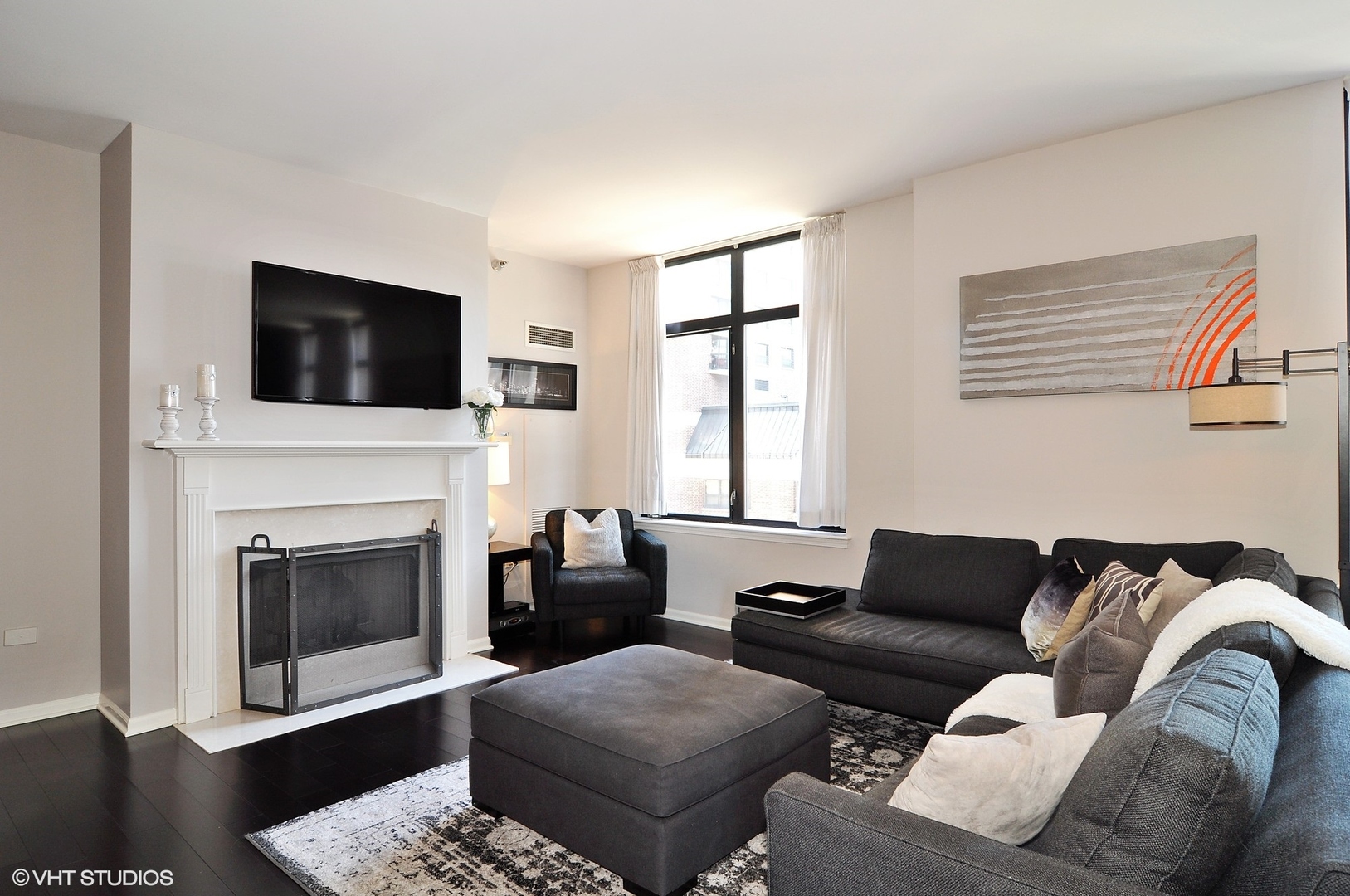 1122 N Dearborn Street 7a Property Photo 2