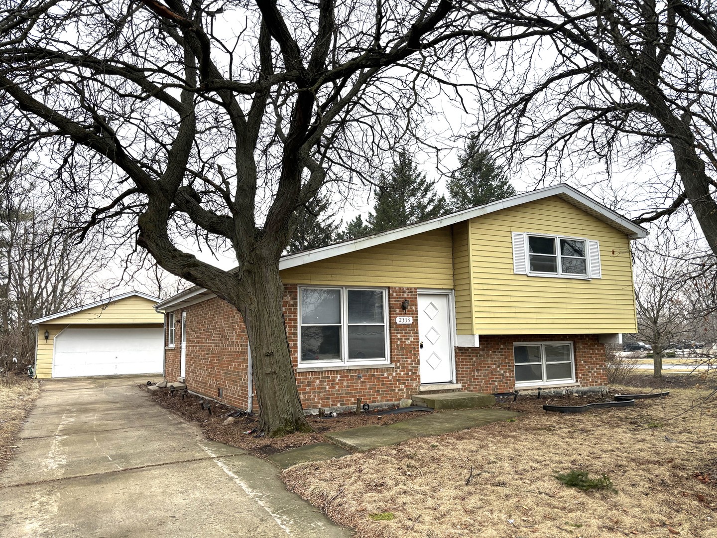 2333 Charmingfare Drive Property Photo 1
