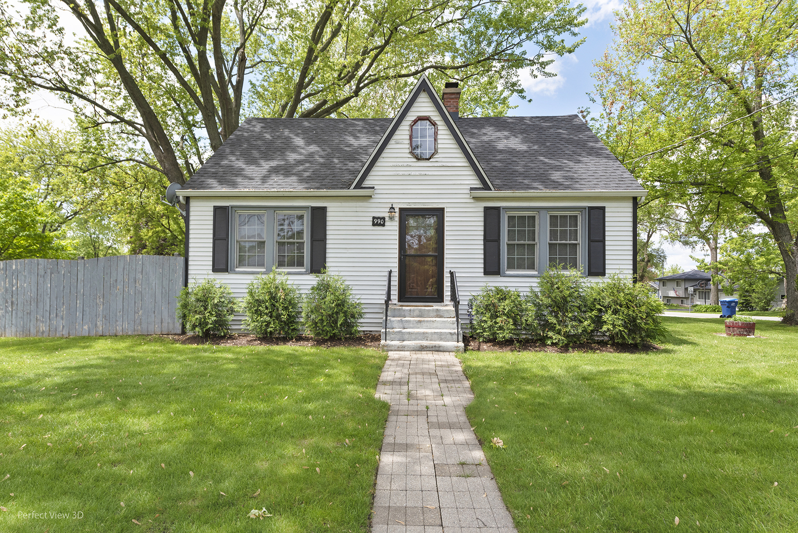 990 Magnolia Avenue Property Photo 1