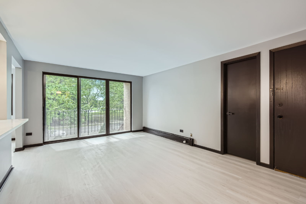 3843 N Narragansett Avenue 201 Property Photo 4