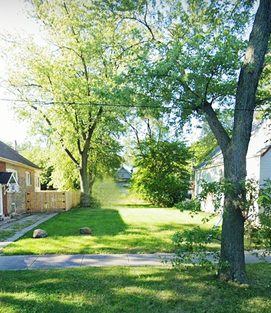 2055 W 68th Street Property Photo 1