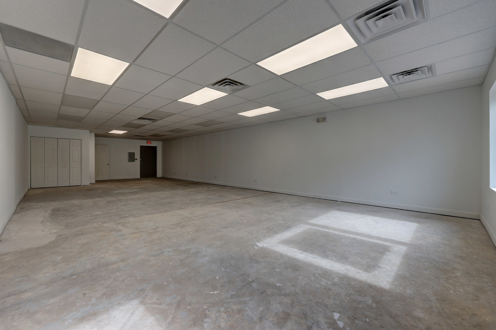 369 N Wood Dale Road Property Photo 5