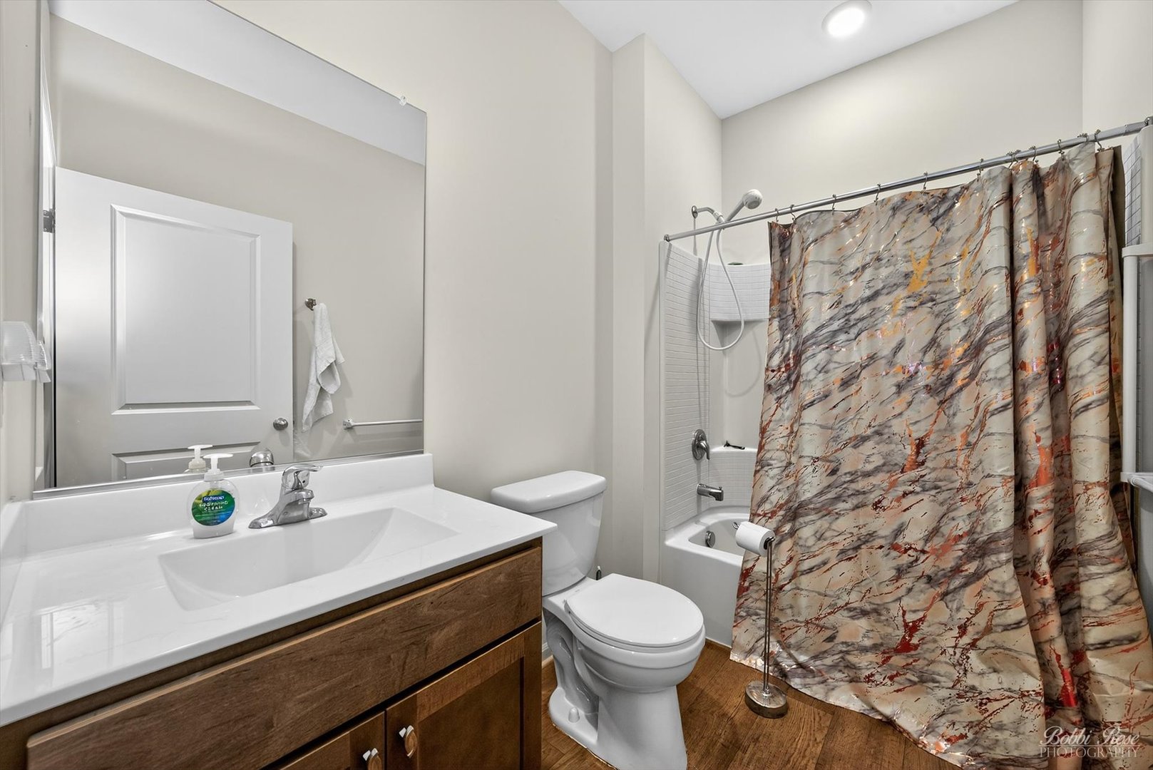 6321 Aspen Lane Property Photo 5