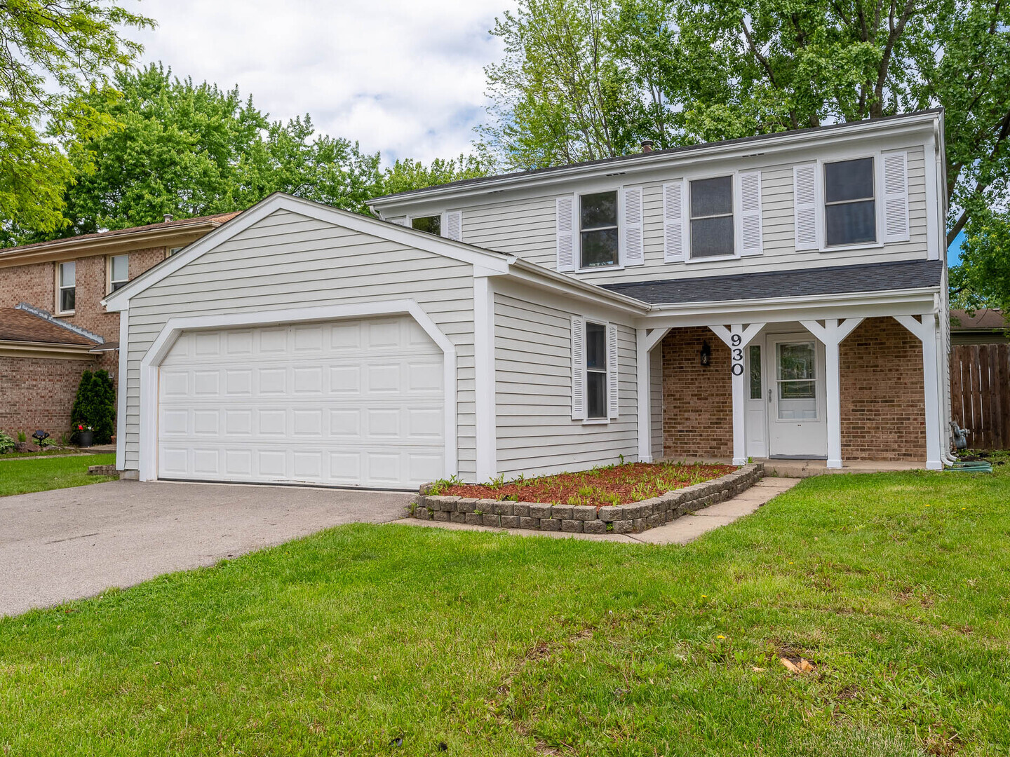 930 W Bryn Mawr Ave
