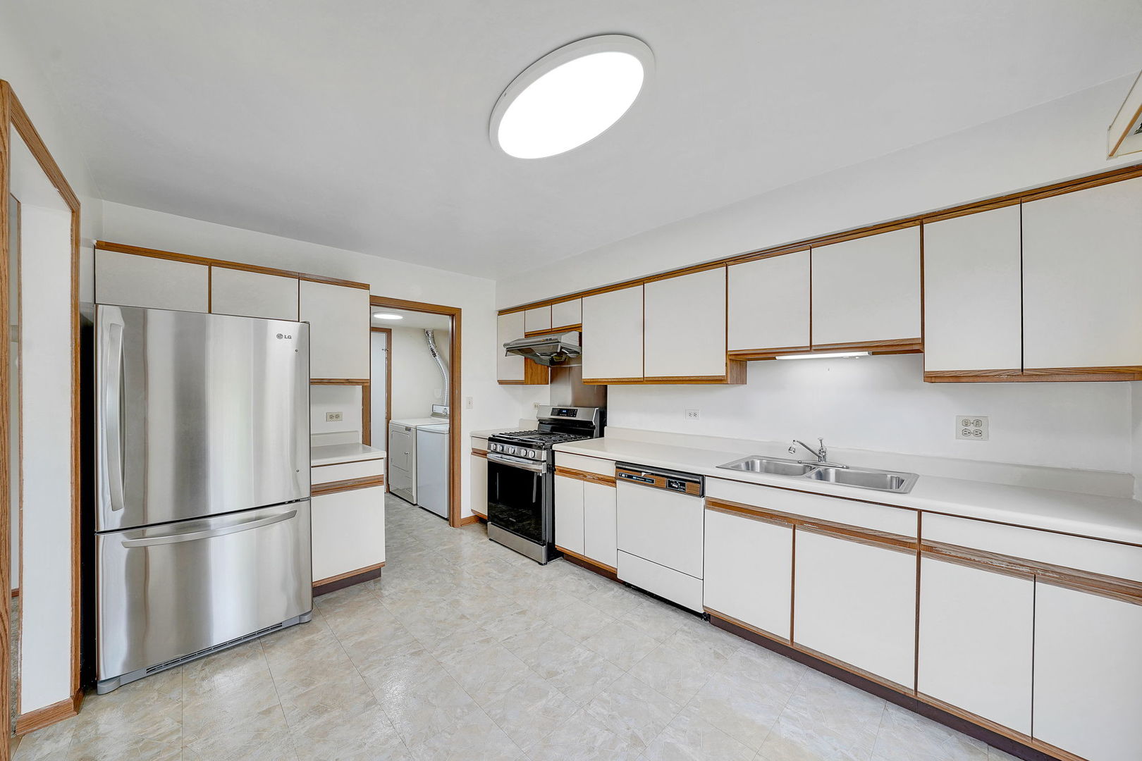 6504 Kensington Place Property Photo 4