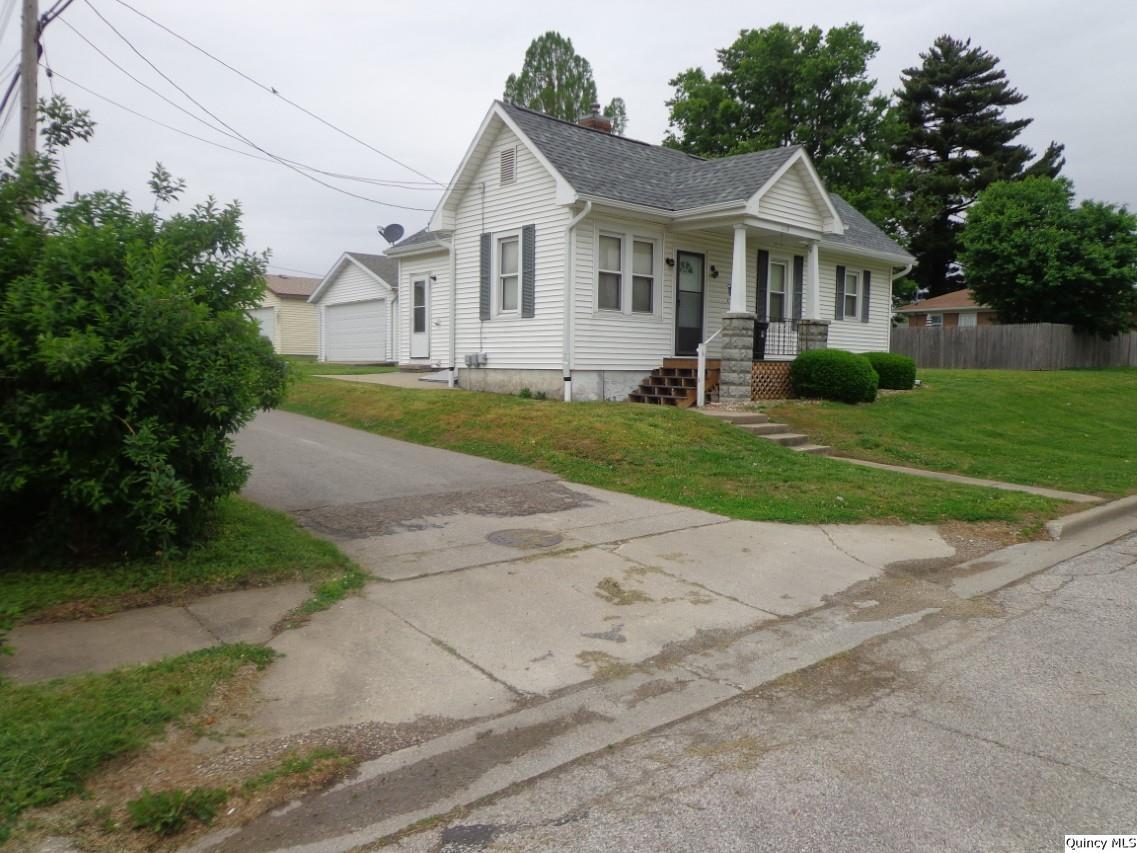 1119 N 25th St Property Photo 2
