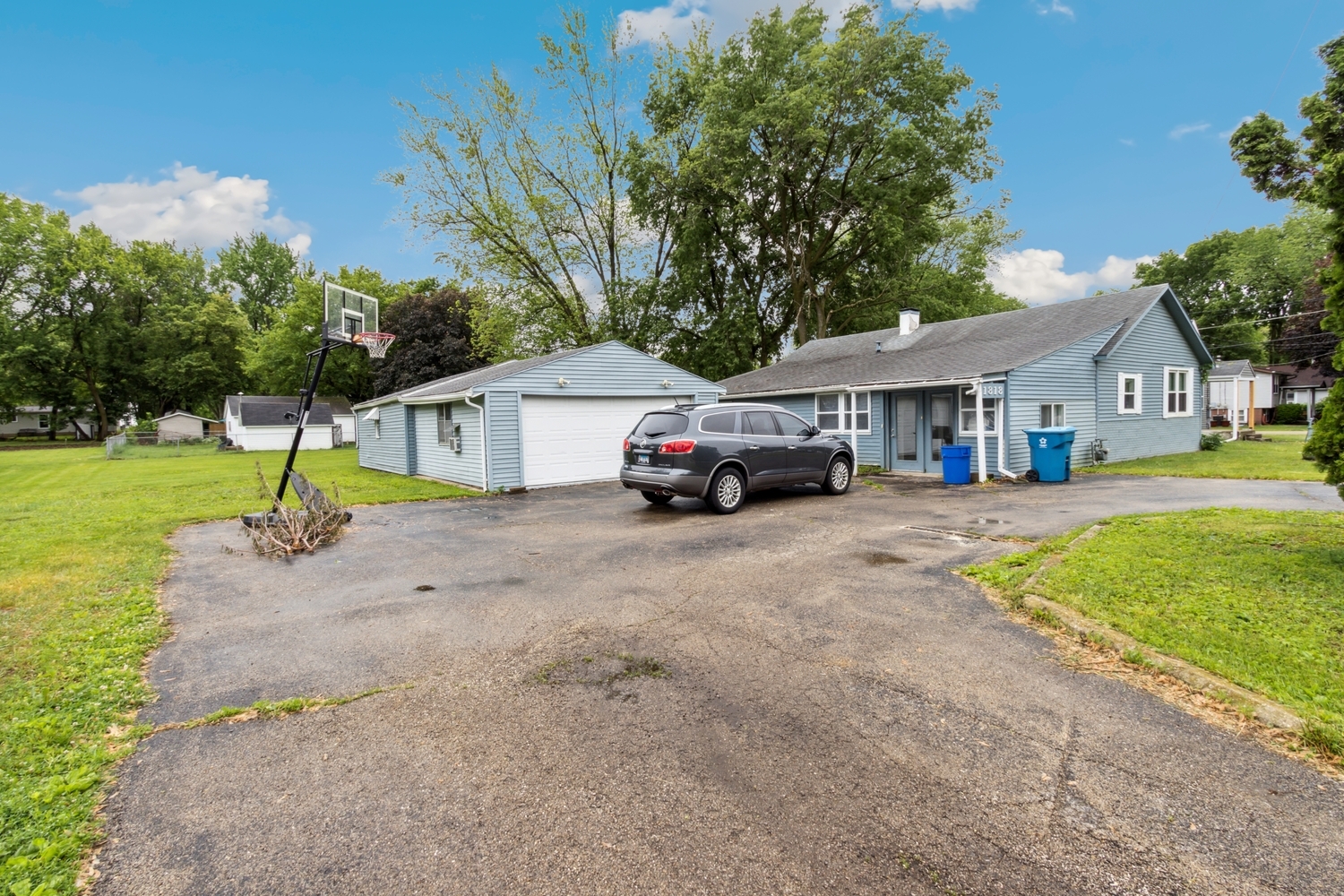 1818 W 9th Street Property Photo 1