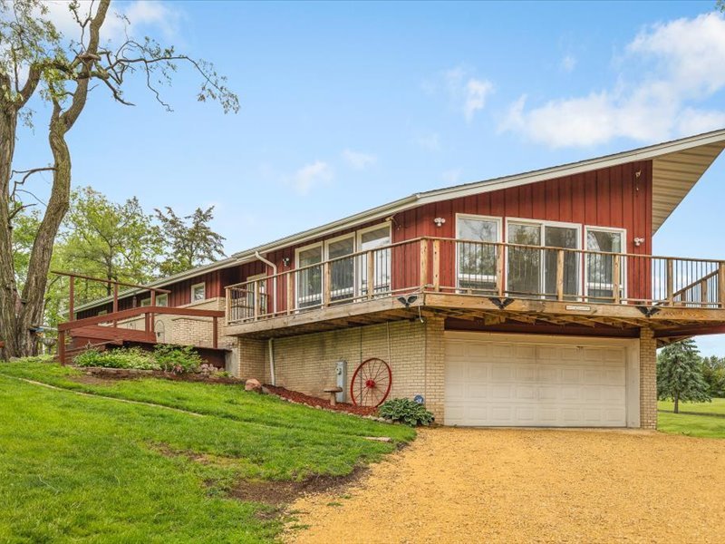 4560 & 4554 Centerville Road Property Photo 1