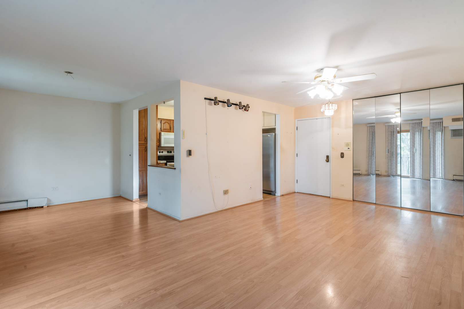 1210 N Dale Avenue 2i Property Photo 4