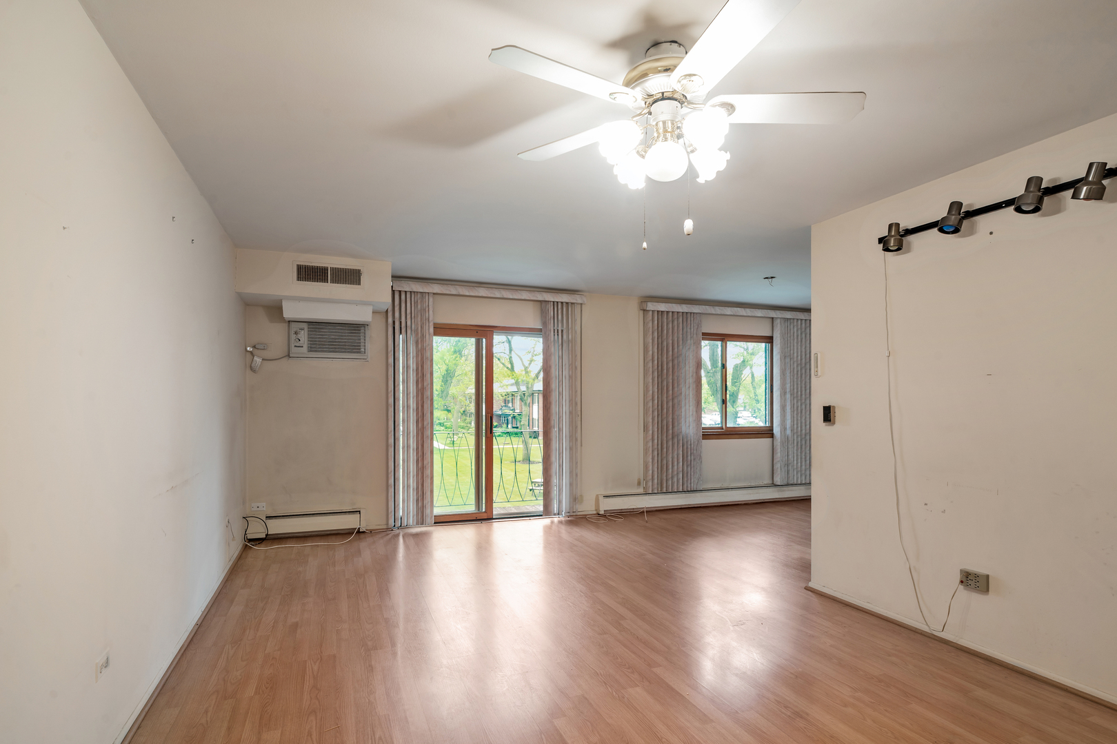 1210 N Dale Avenue 2i Property Photo 5