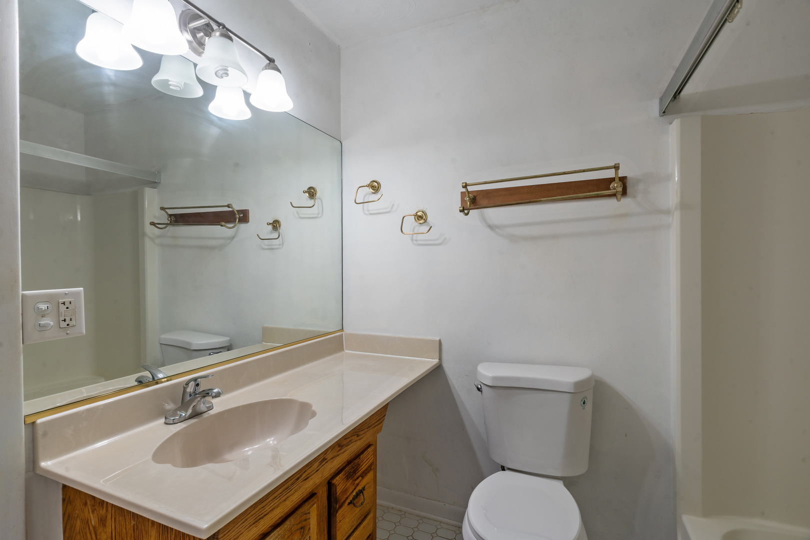 1210 N Dale Avenue 2i Property Photo 11