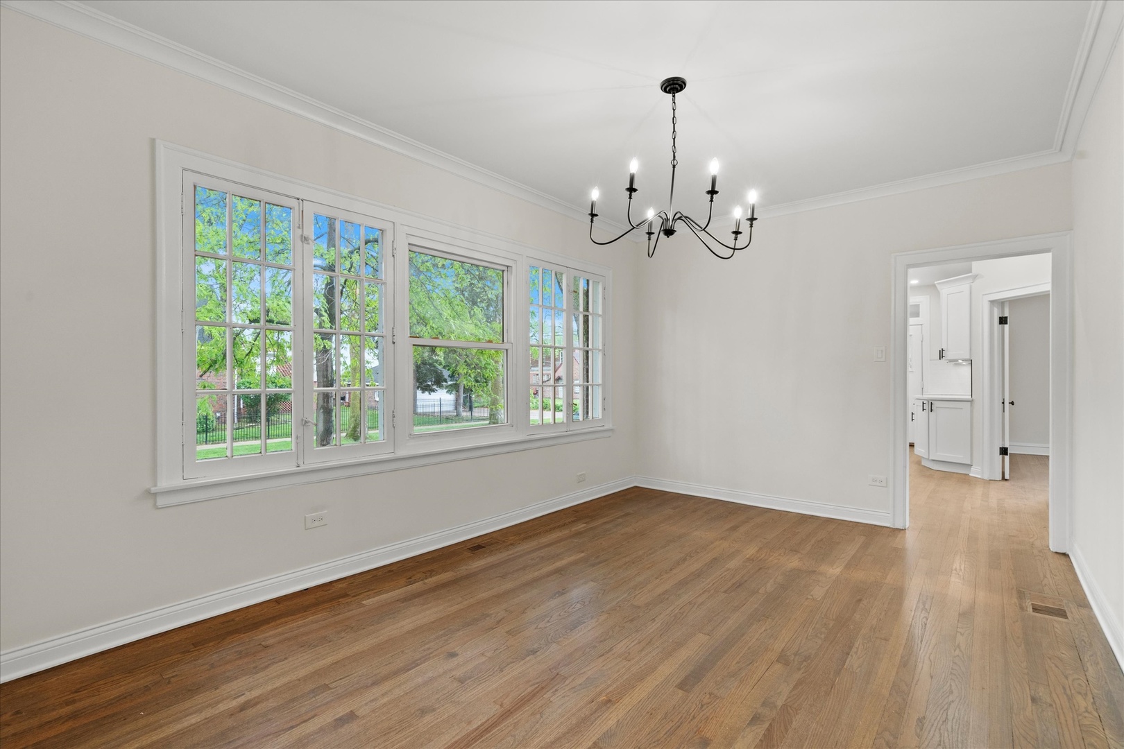 7658 S Luella Avenue Property Photo 10