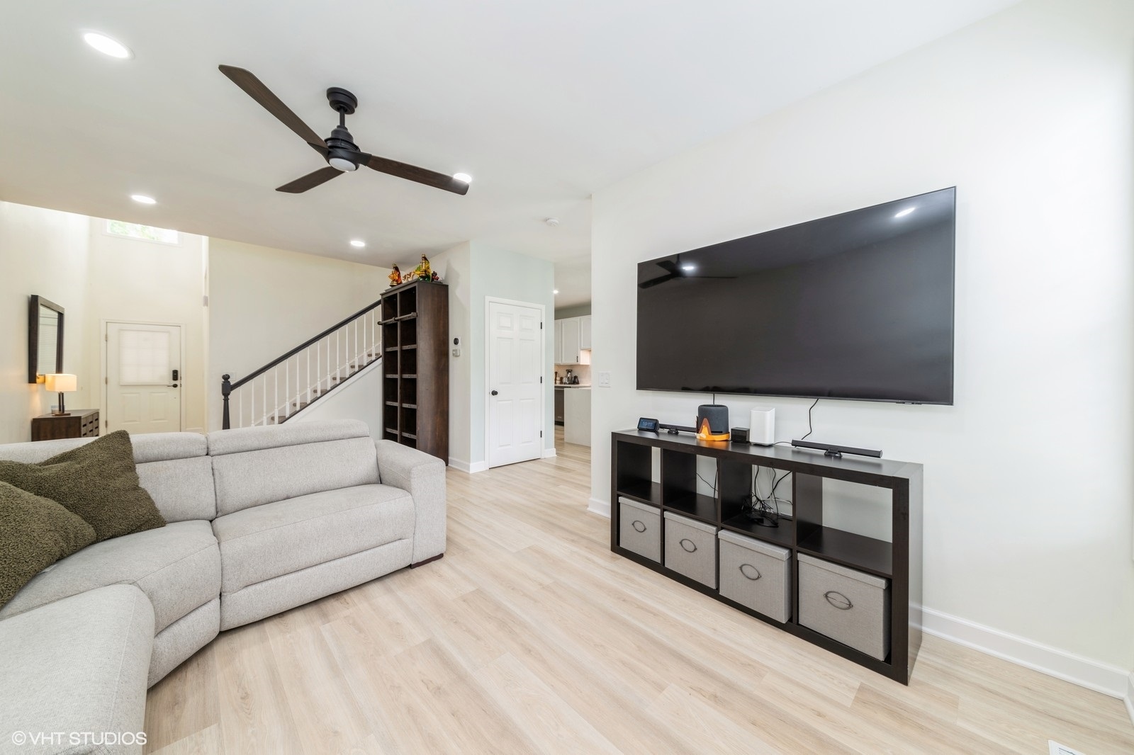1237 Bradley Cir Property Photo 4