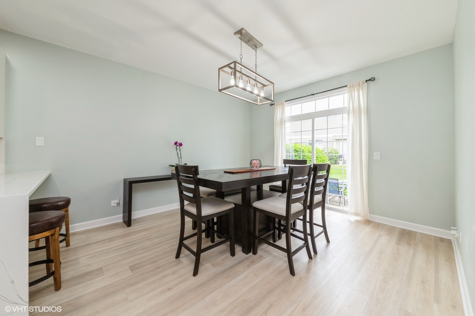 1237 Bradley Cir Property Photo 5