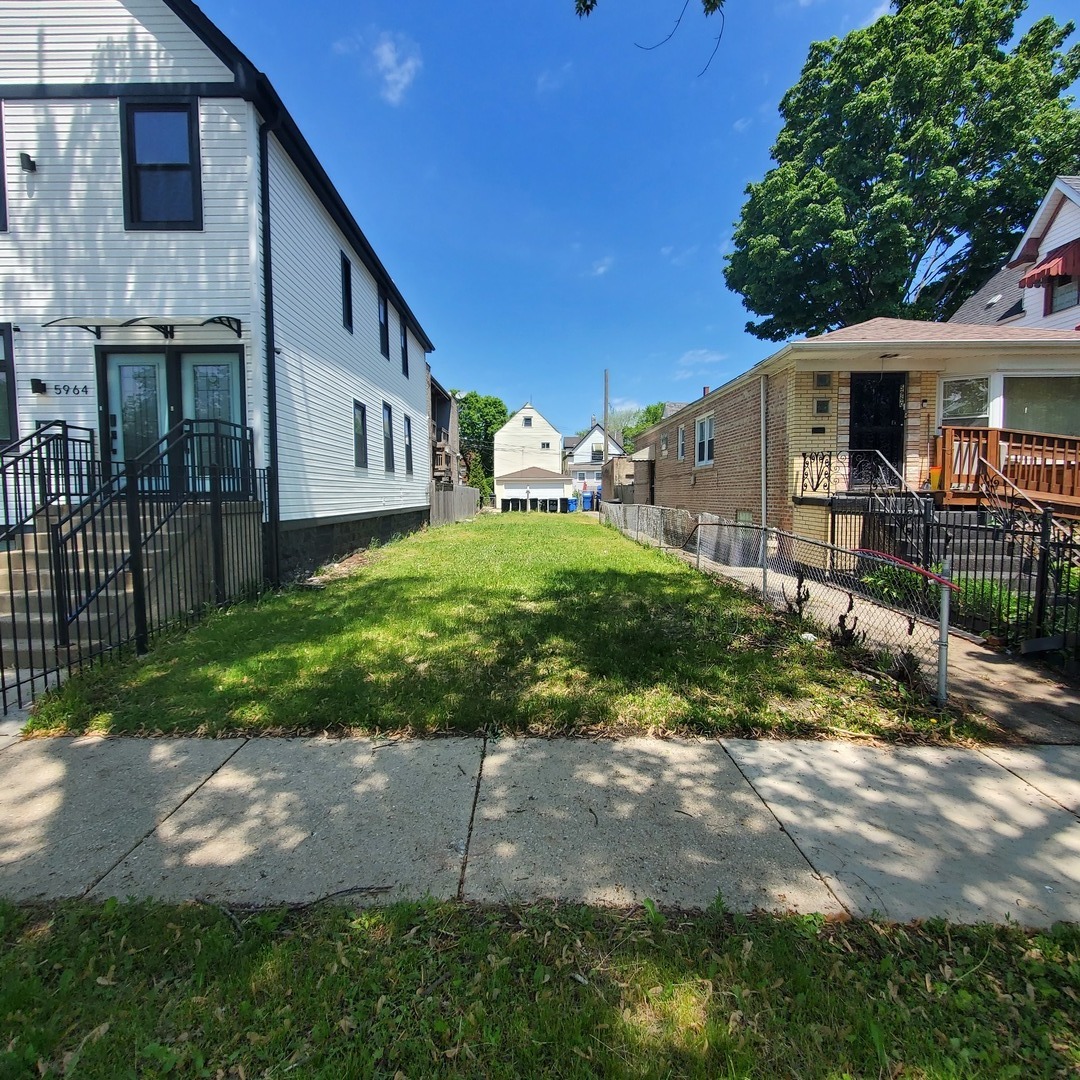 5962 W Iowa Street Property Photo 1