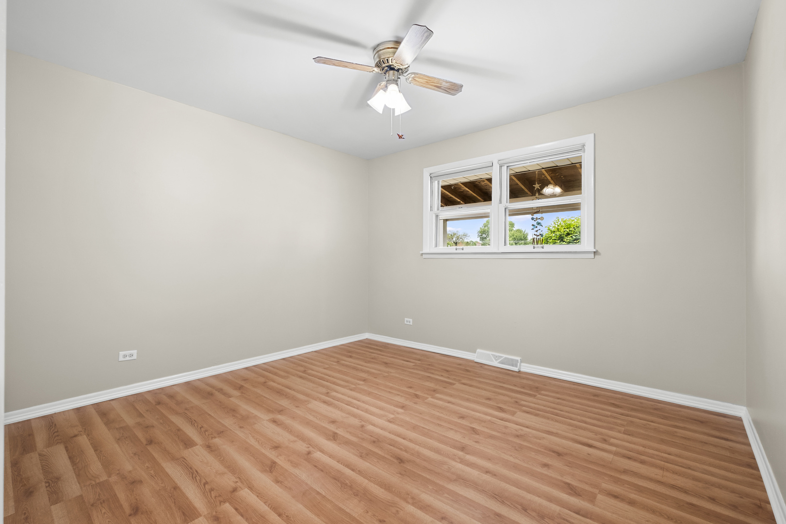 7707 S Oketo Avenue Property Photo 12
