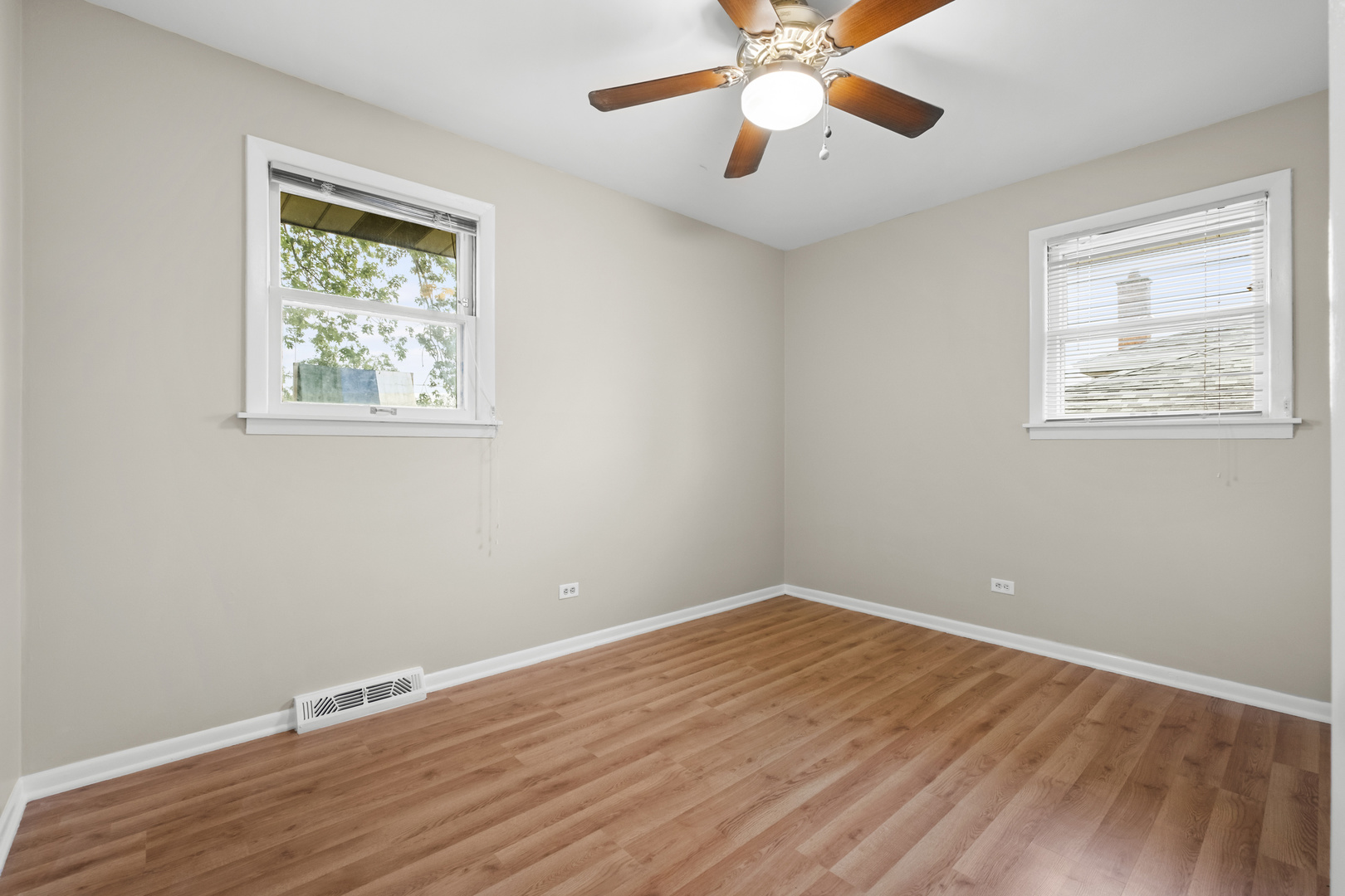 7707 S Oketo Avenue Property Photo 13
