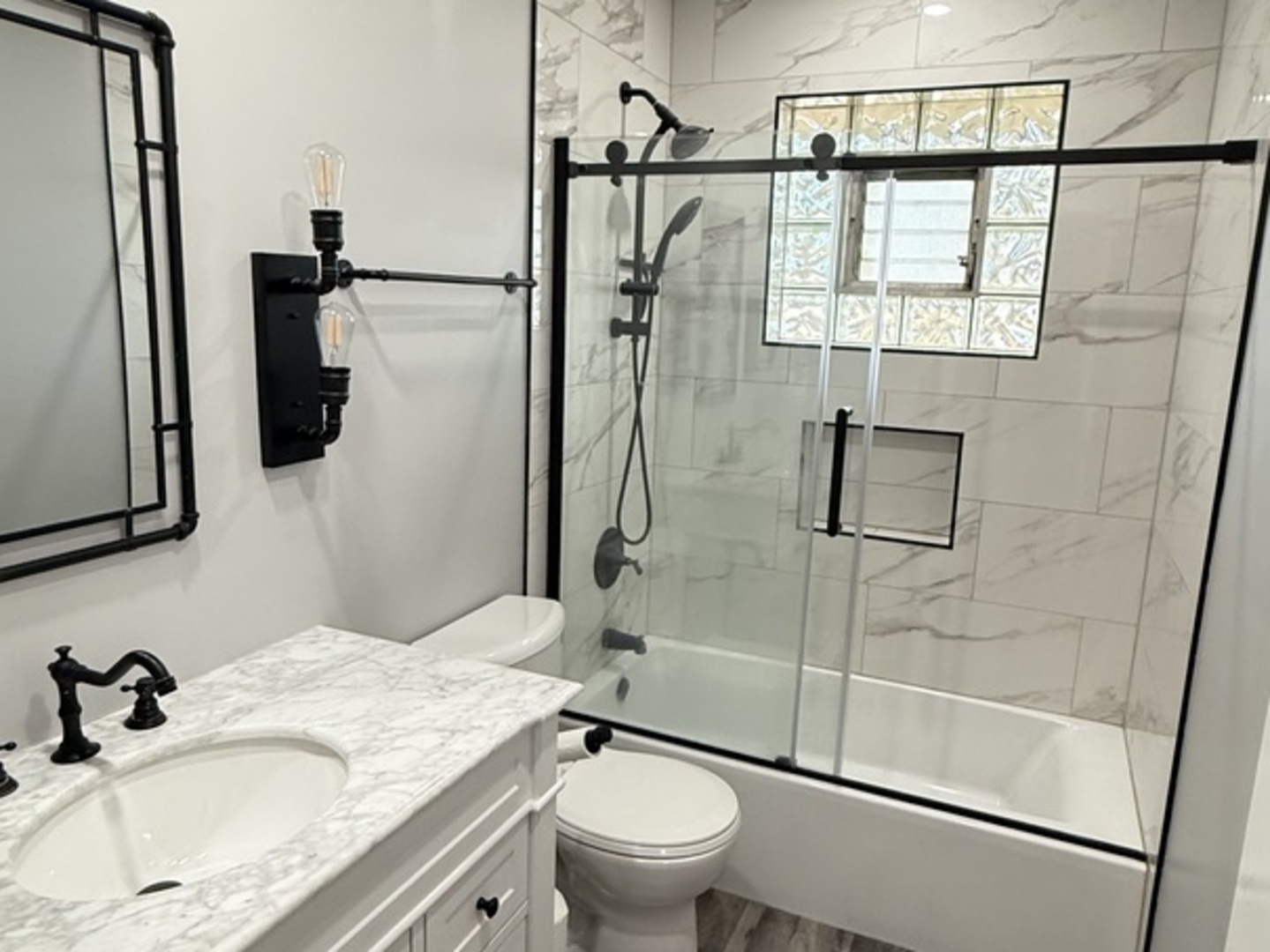 7707 S Oketo Avenue Property Photo 14