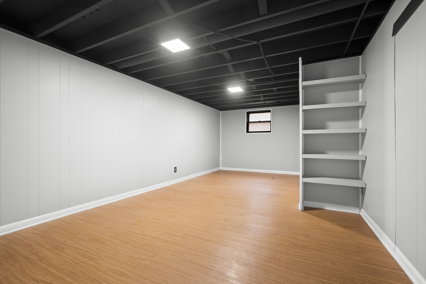 7707 S Oketo Avenue Property Photo 24
