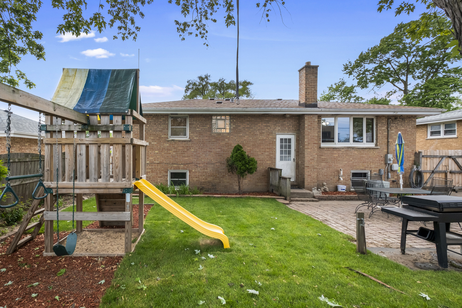 7707 S Oketo Avenue Property Photo 33