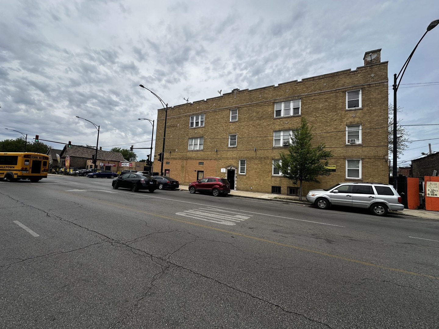 3752 W Division Street Property Photo 1