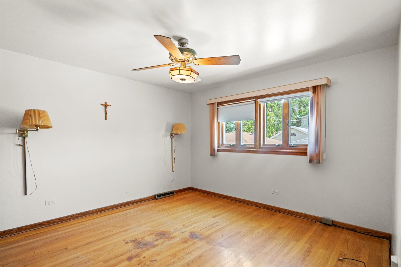 5839 S Newland Avenue Property Photo 11