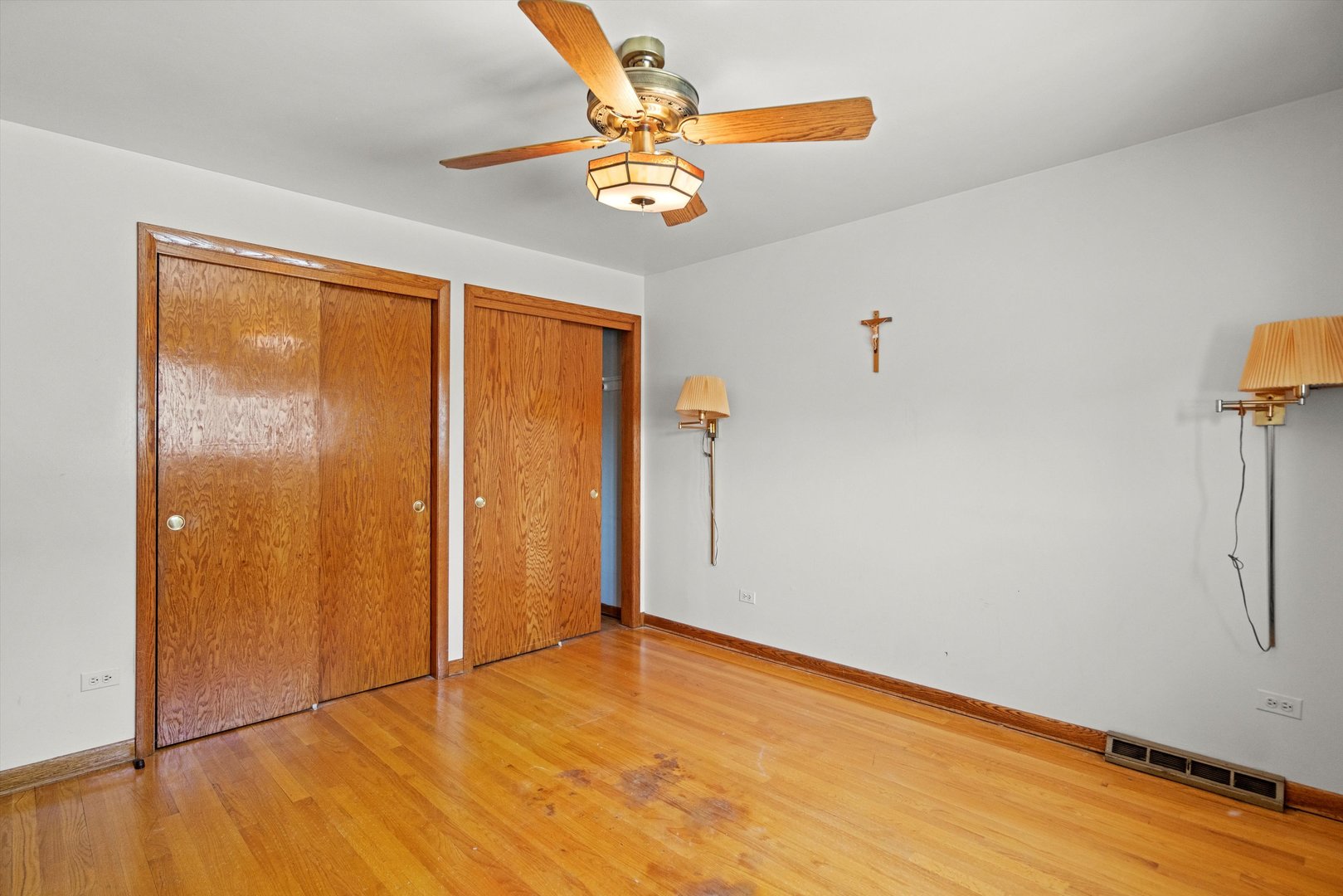 5839 S Newland Avenue Property Photo 12