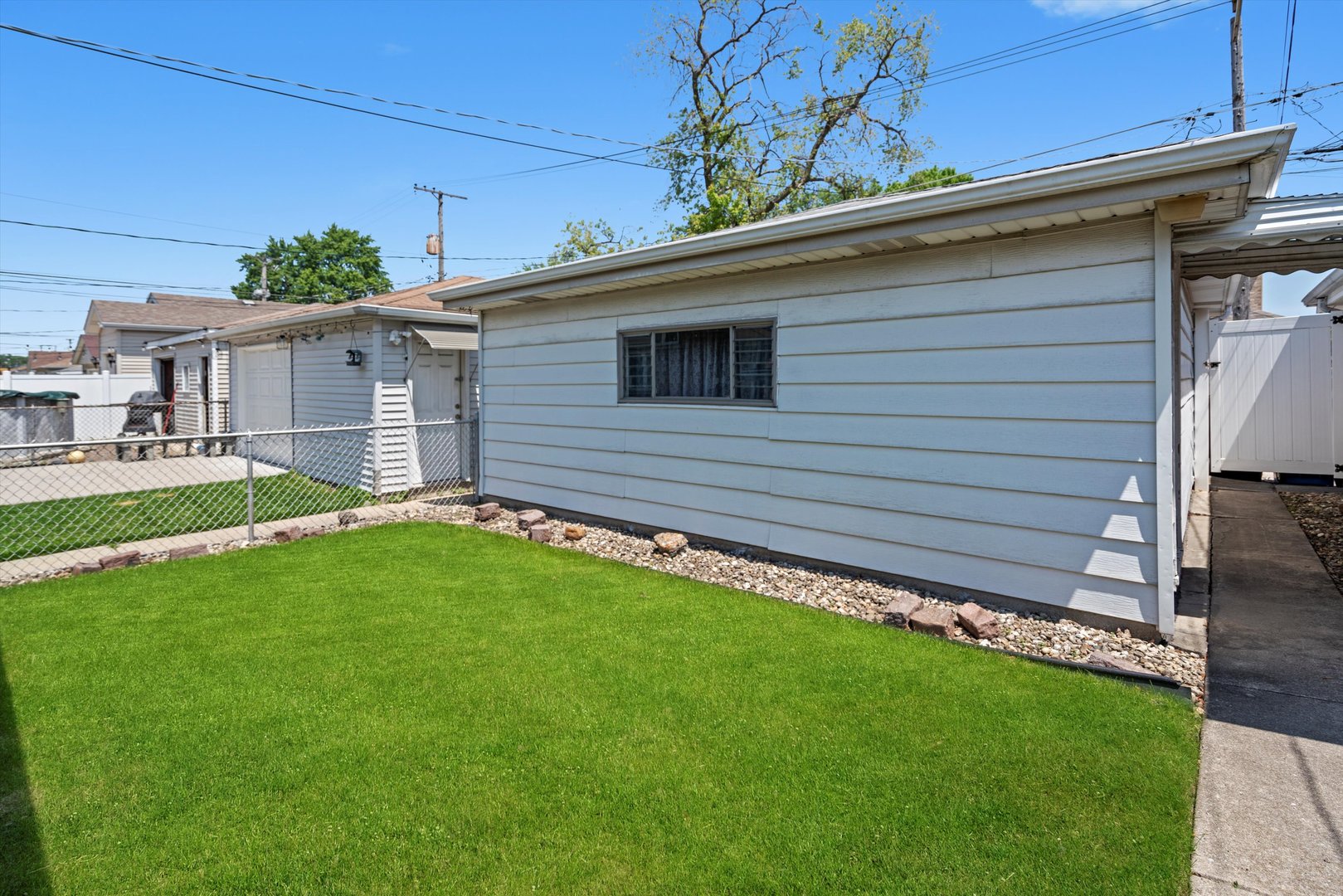5839 S Newland Avenue Property Photo 25