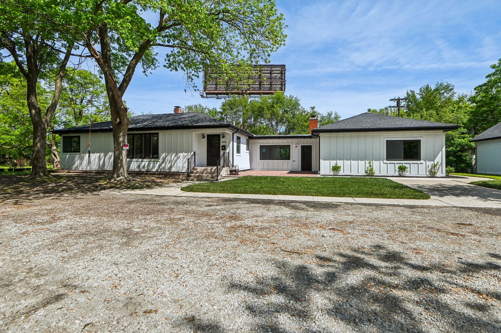 15125 Stoney Island Avenue Property Photo 1