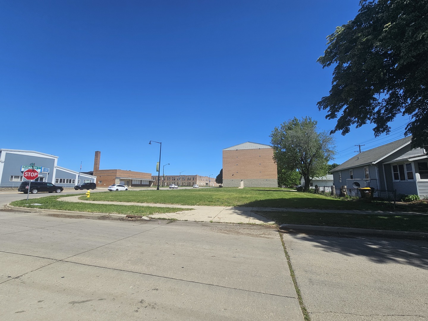 2134 Kishwaukee Street Property Photo 4