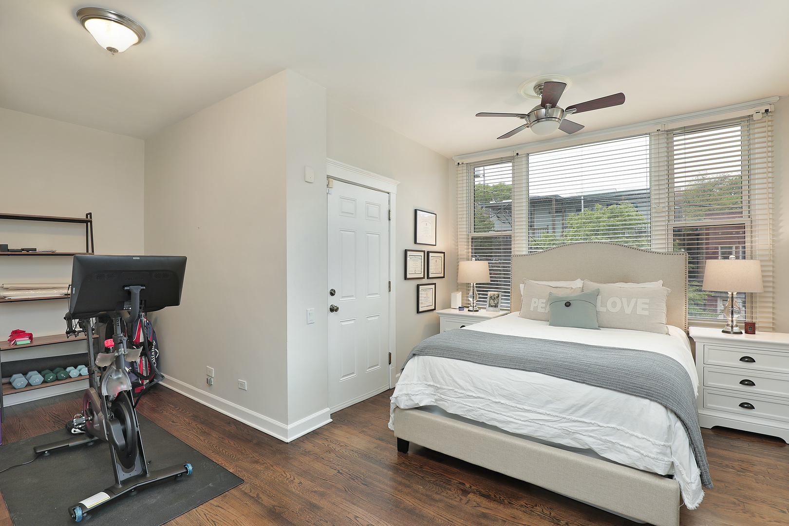 2230 N Kenmore Avenue 2 Property Photo 14