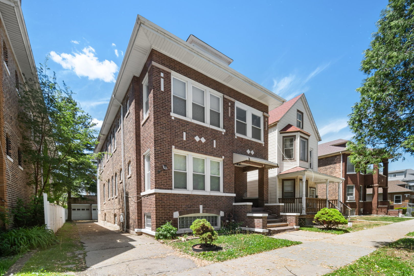 8548 S Exchange Avenue Property Photo 1