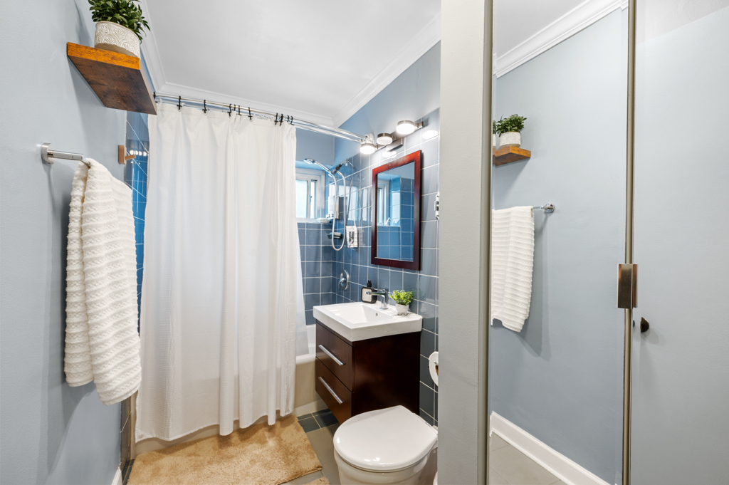 4960 N Marine Drive 1012 Property Photo 7