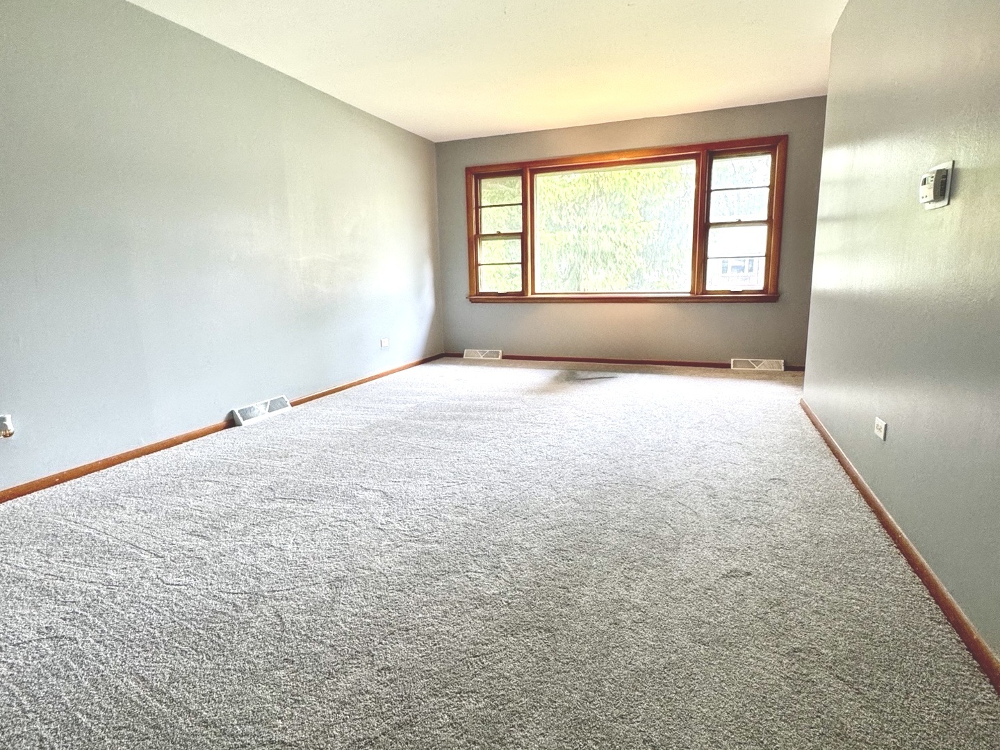 15600 Lawndale Avenue Property Photo 2