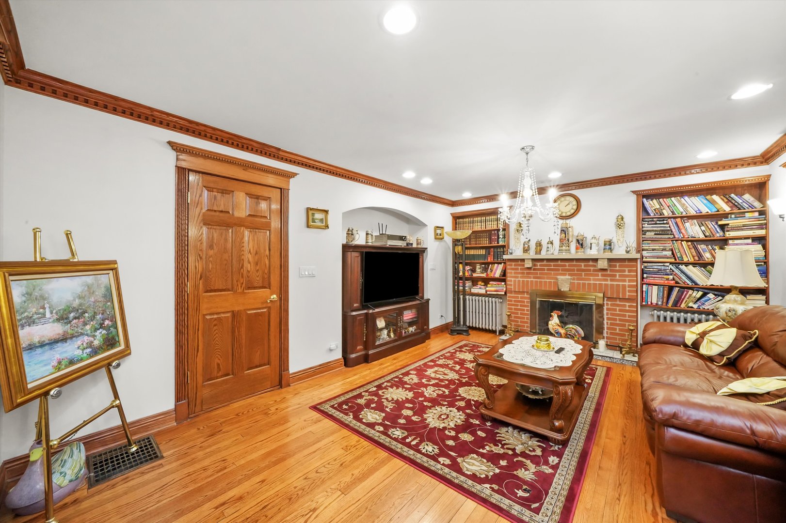 300 N Bradley Rd Property Photo 13