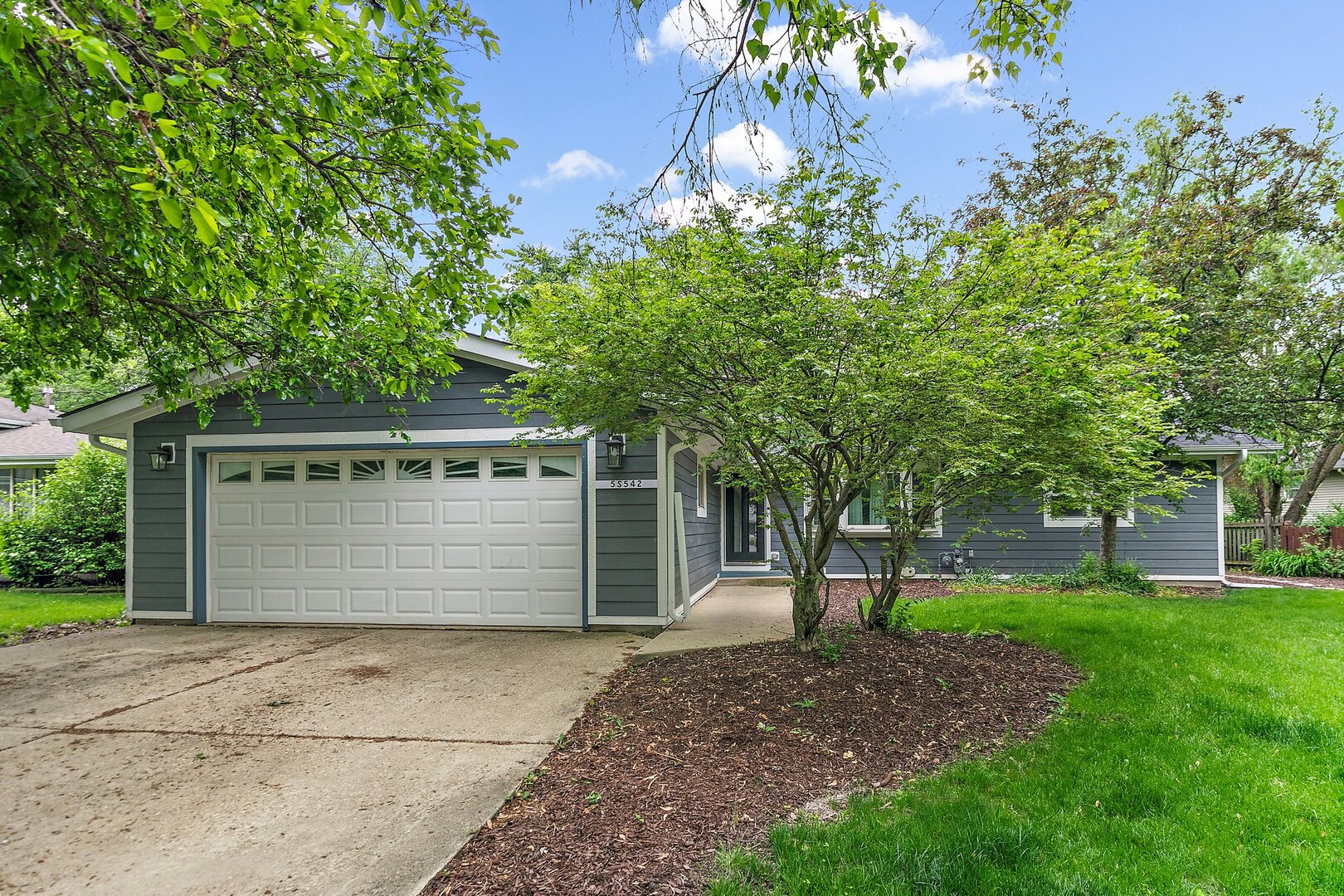 5S542 Tartan Lane Property Photo 1