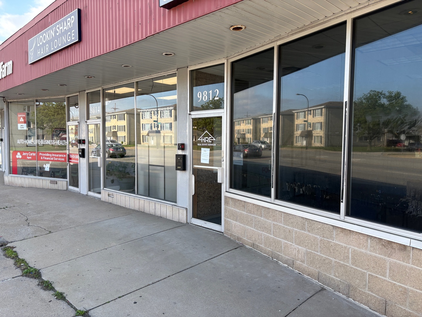 9812 S Cicero Avenue Property Photo 3