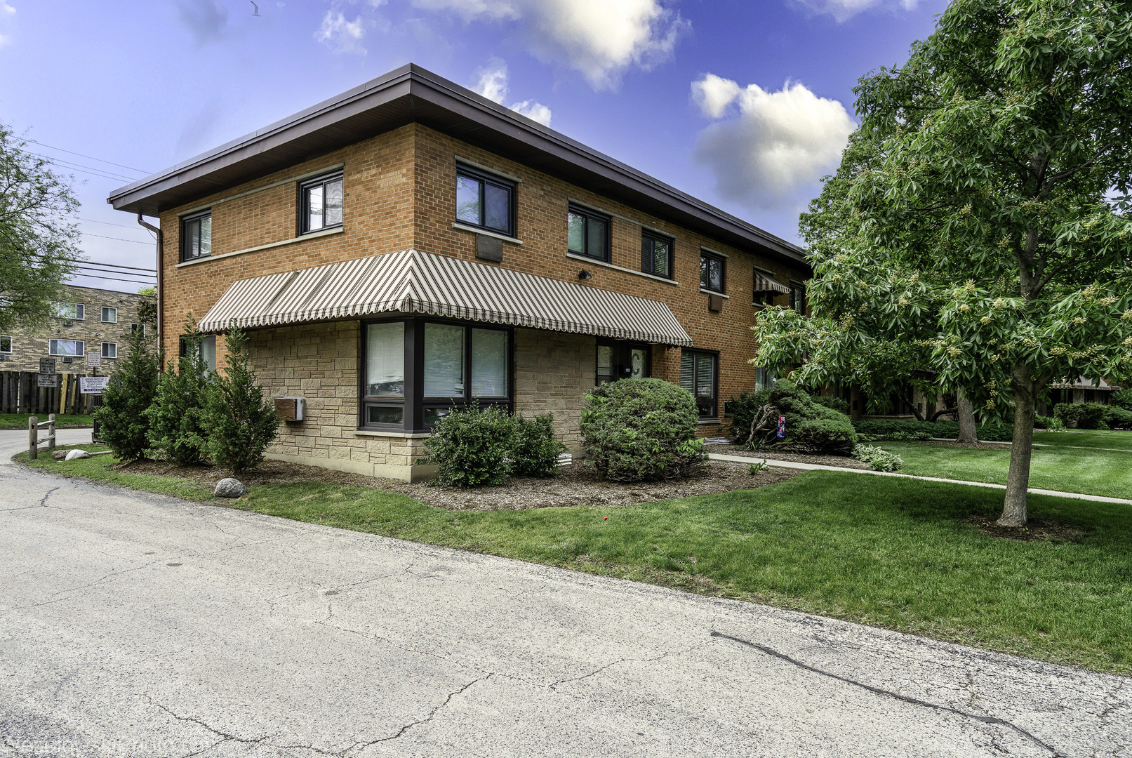 1152 N Wheeling Road Property Photo 1