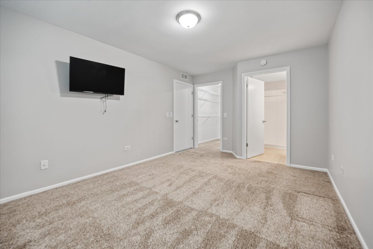 30w014 Willow Lane 1 Property Photo 19