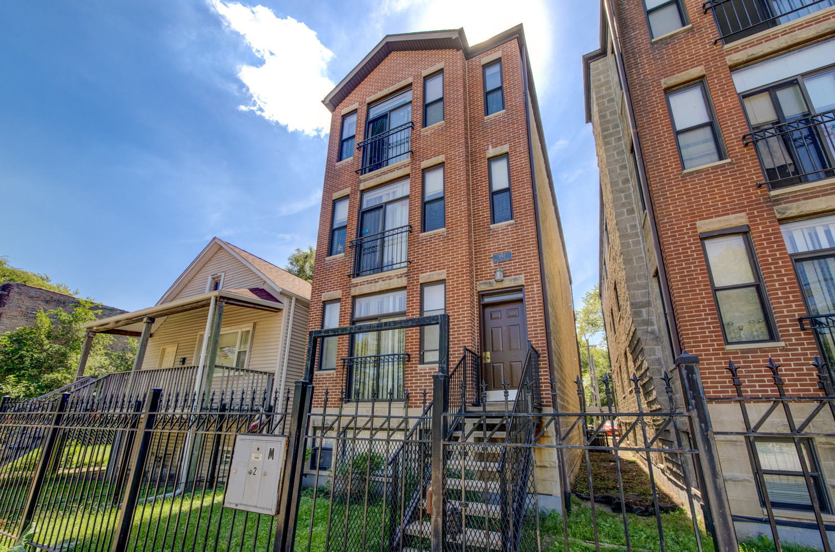 947 W 51st Street Property Photo 1