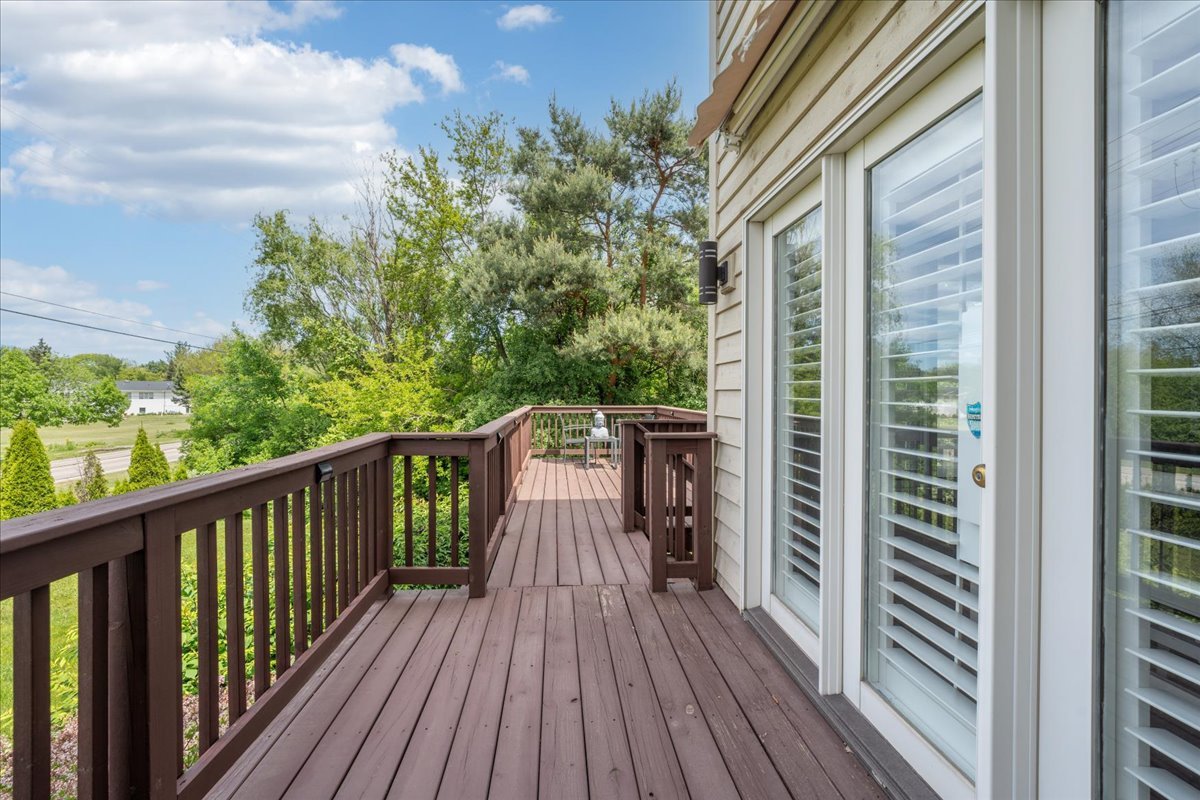 670 Leslie Court Property Photo 10