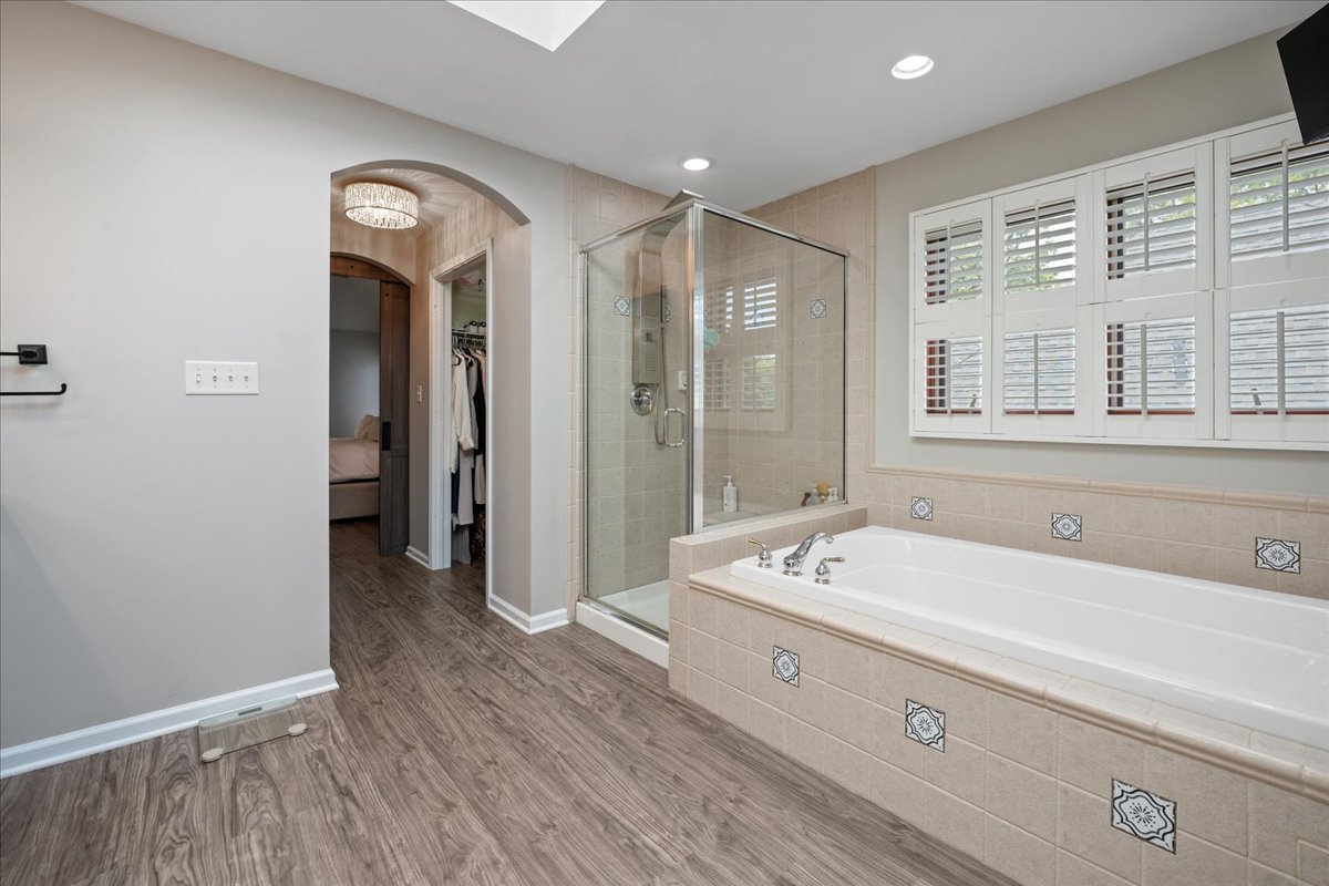 670 Leslie Court Property Photo 33
