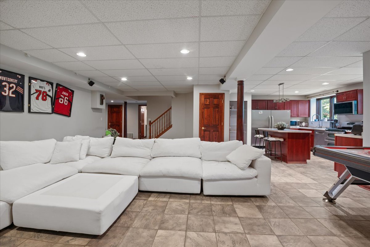 670 Leslie Court Property Photo 42
