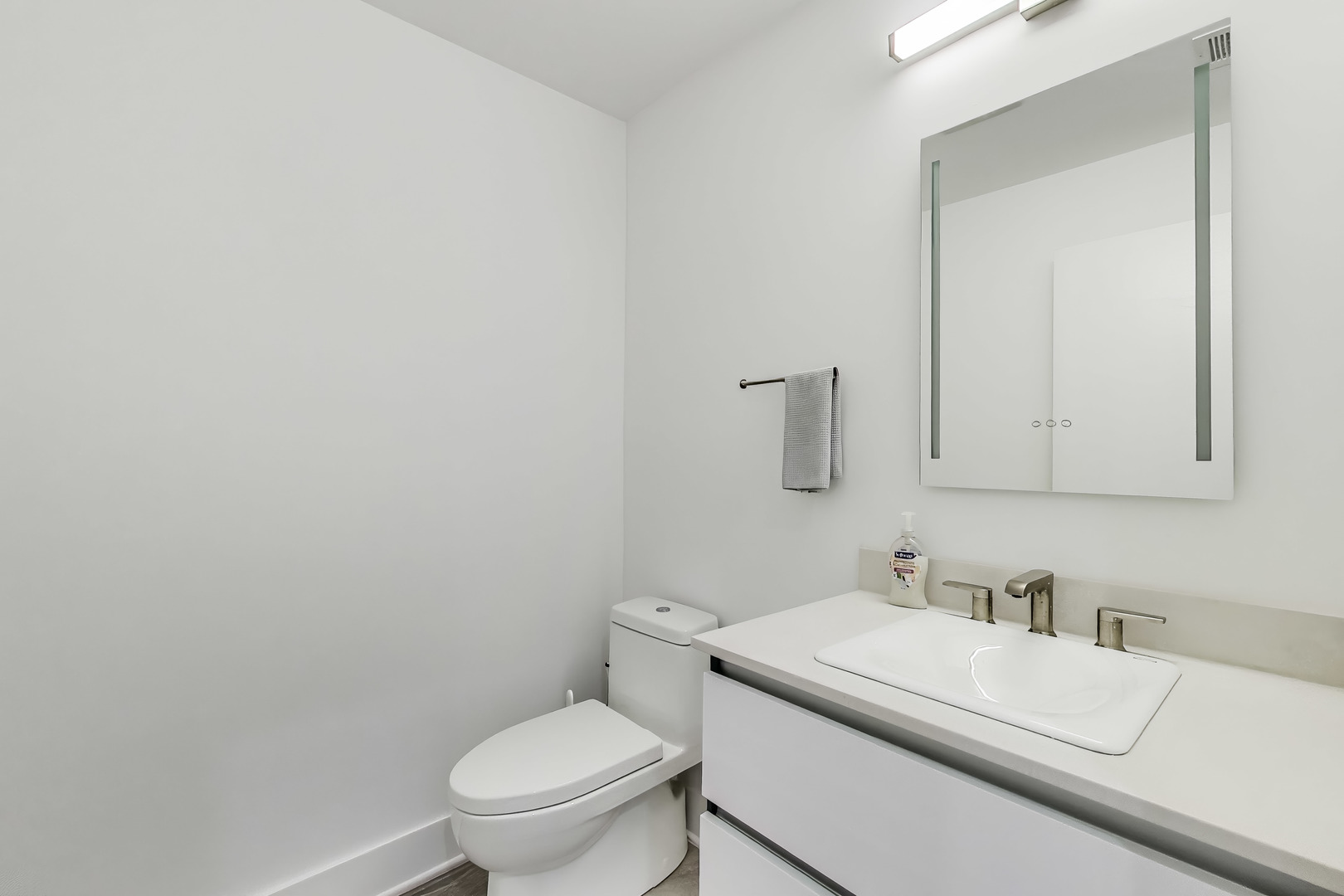 8127 Floral Ave Property Photo 8