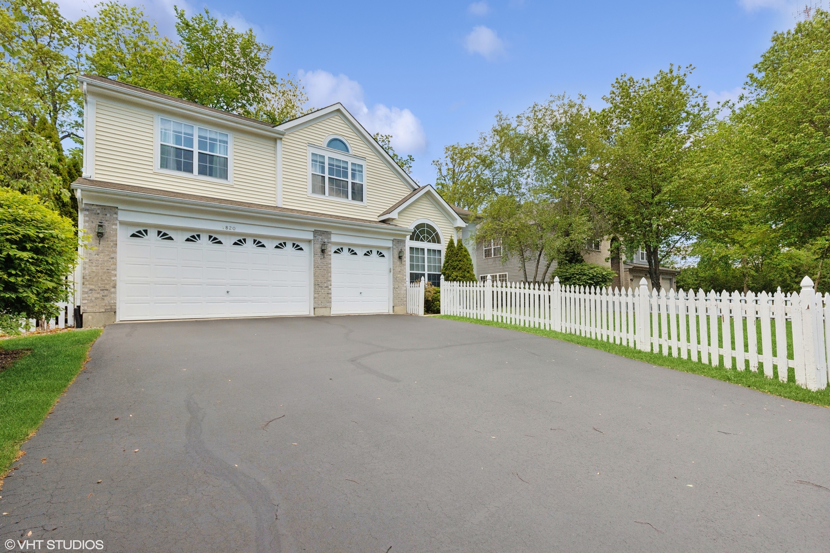 1820 S Falcon Drive Property Photo 1
