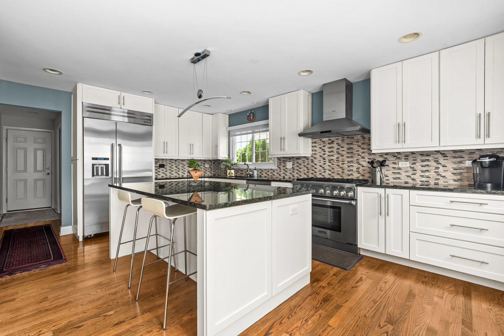 1101 Oak Street Property Photo 4