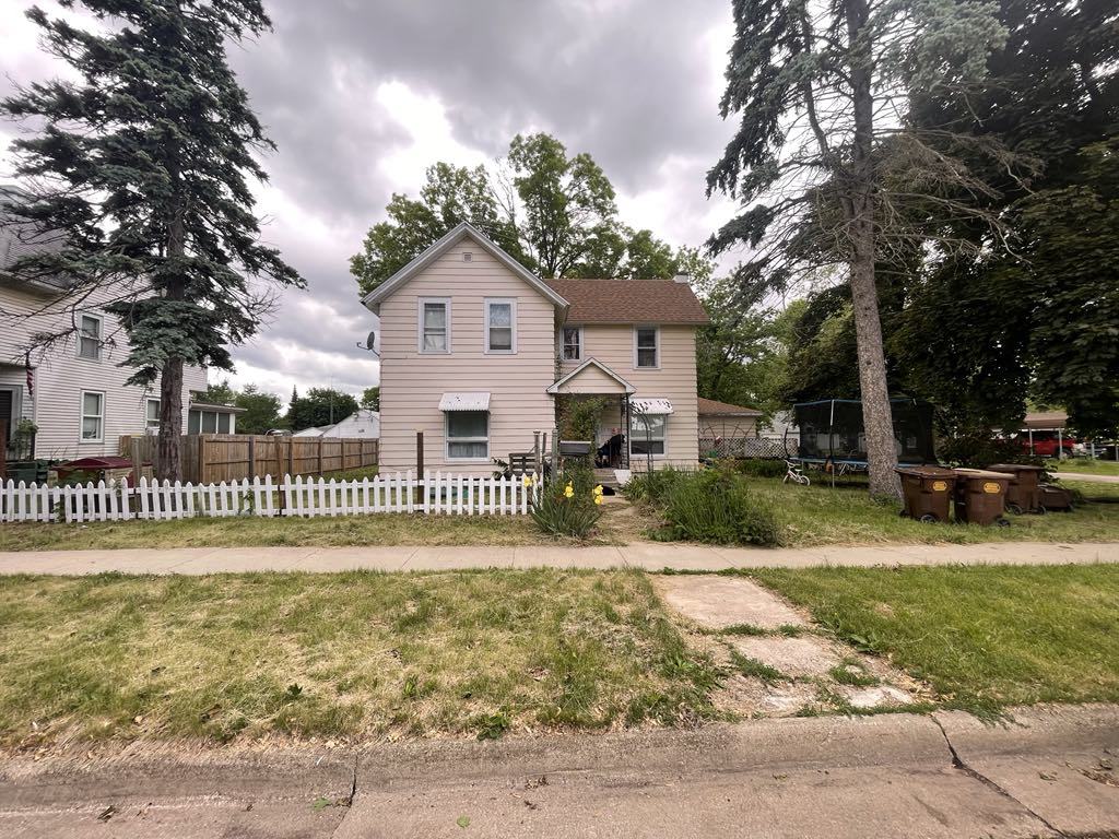 802 Locust Street Property Photo 1